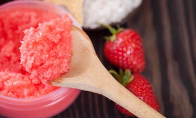 Get glowing skin with this strawberry and brown sugar face scrub