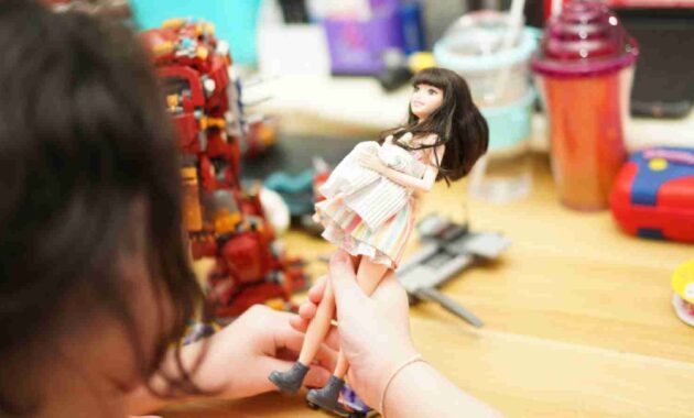 Barbie doll: Benefits of doll play in child development