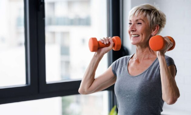 Strength training for seniors: 5 health benefits