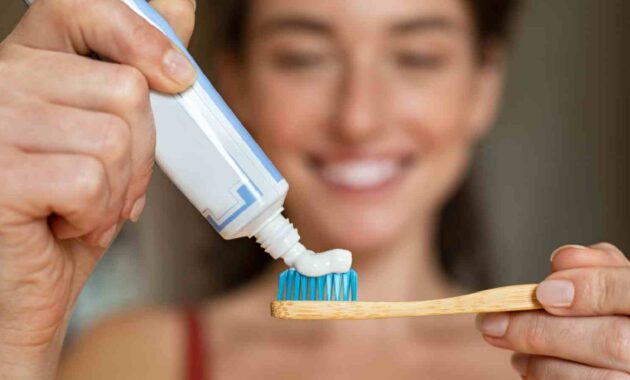 Choose the right toothpaste: 8 tips from a dentist