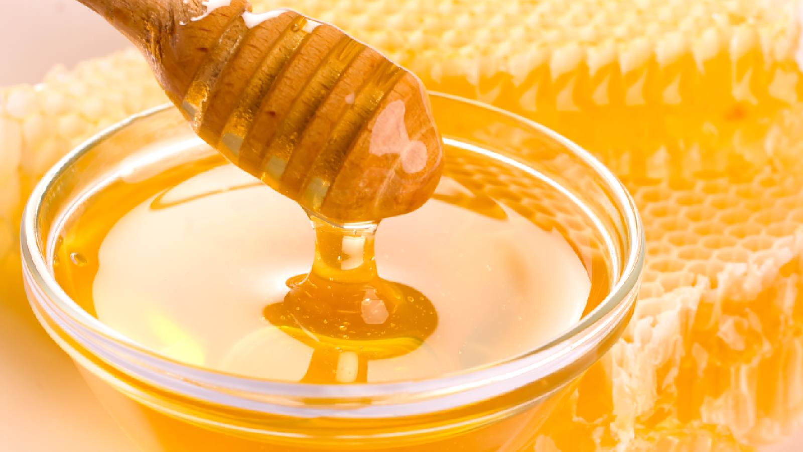 6 Sweet Benefits of Honey