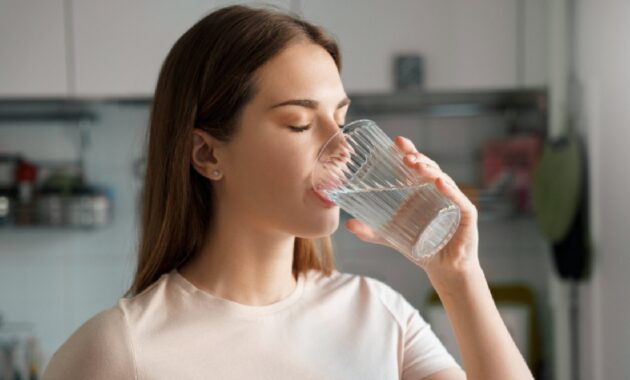 Benefits of drinking cold water: Is chilled water good for health?