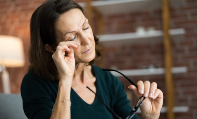 5 causes of dry eyes during menopause