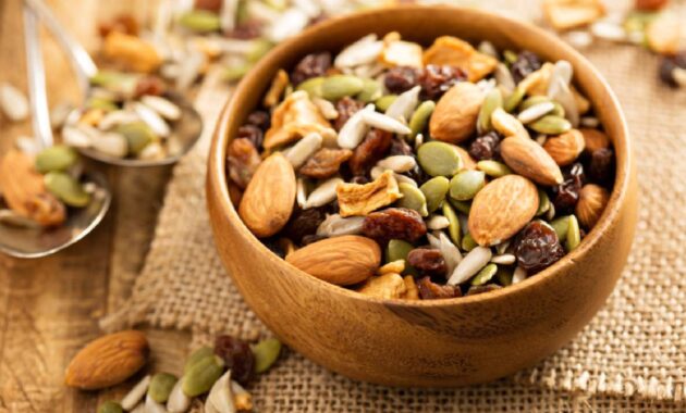 5 best trail mix options for healthy snacking and weight loss