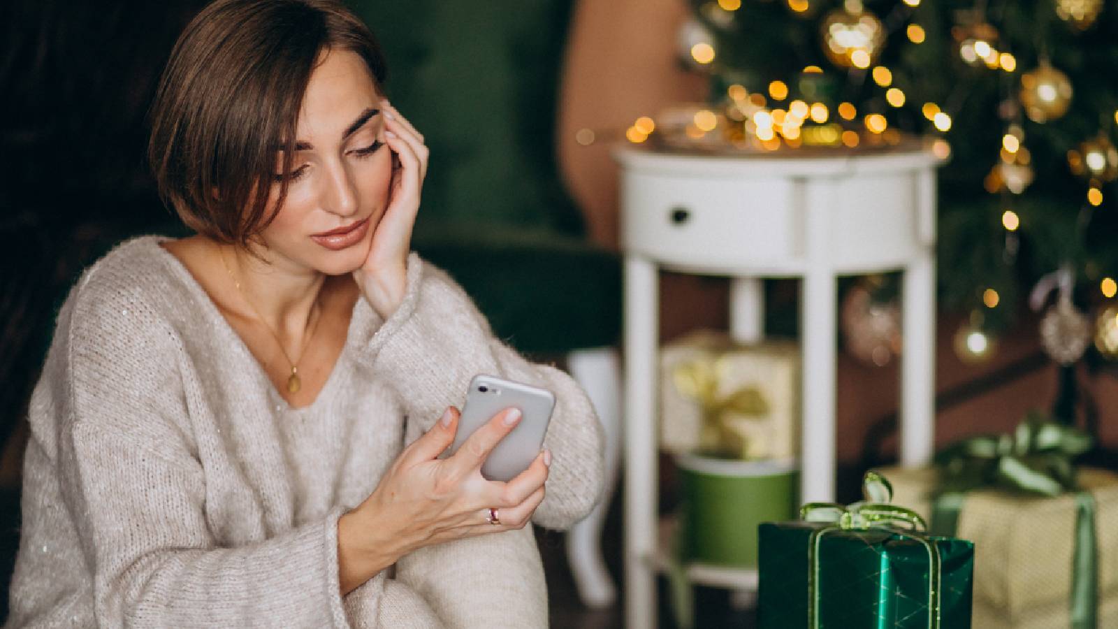 Holiday loneliness: How to cope with feeling lonely