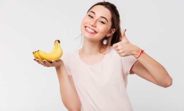 Eating banana before bed can improve sleep