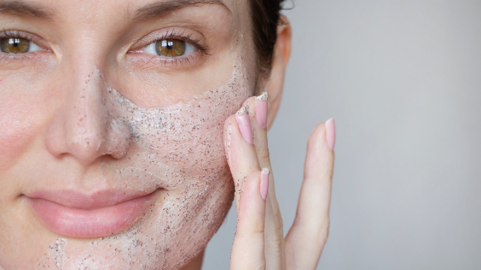 5 best scrubs for oily skin