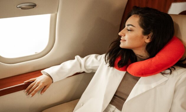 5 best travel pillows for long flights