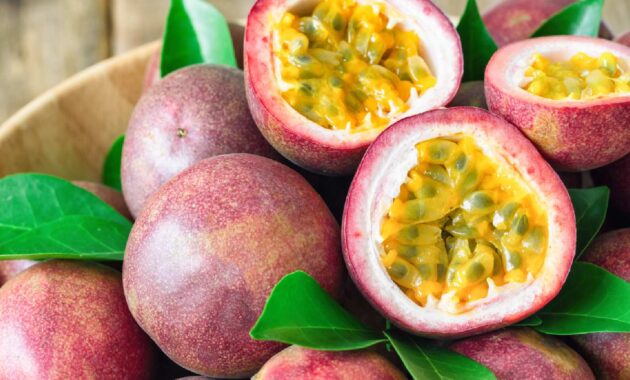 Passion fruit: Health benefits, Nutrition and How to eat it