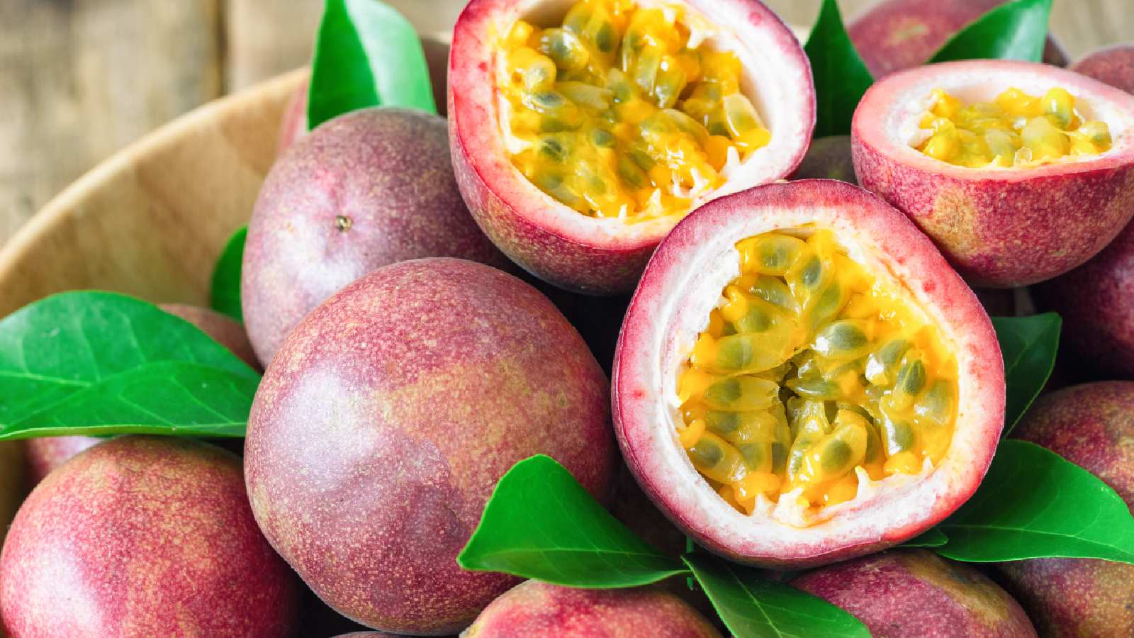 Passion fruit: Health benefits, Nutrition and How to eat it