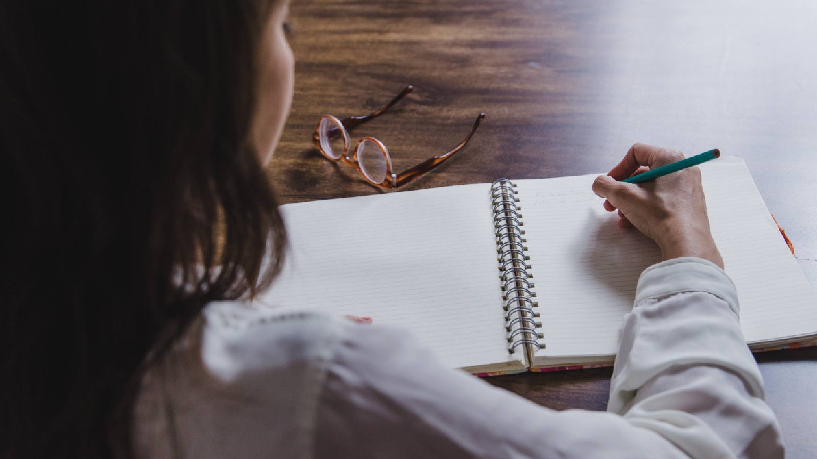 9 benefits of journaling and how to do it