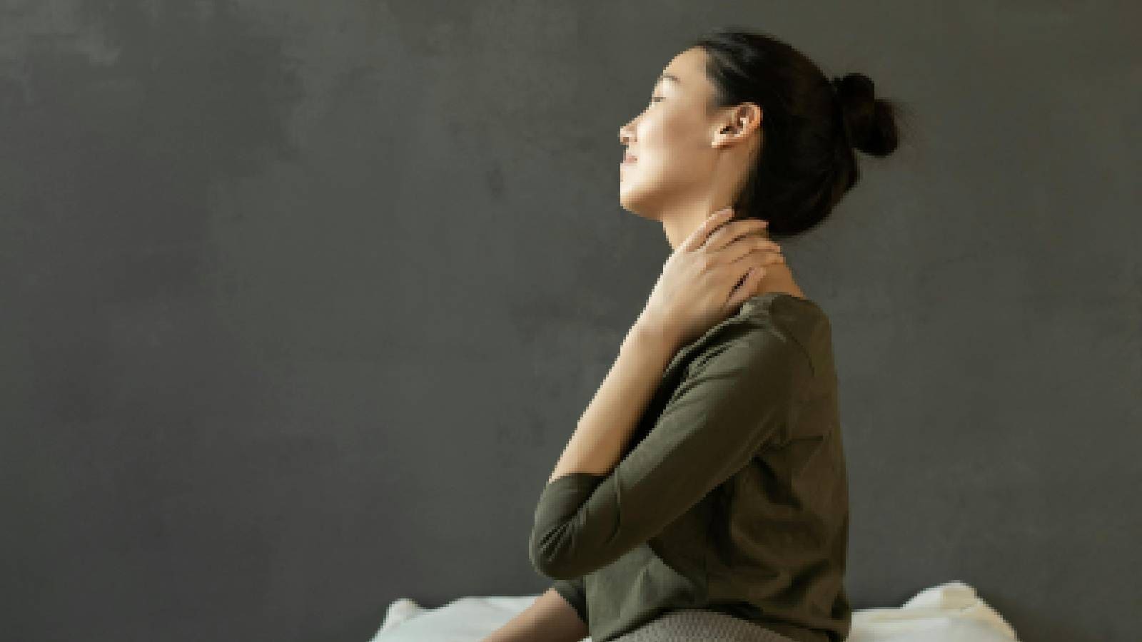 Stiff neck: Causes and When to go to the doctor