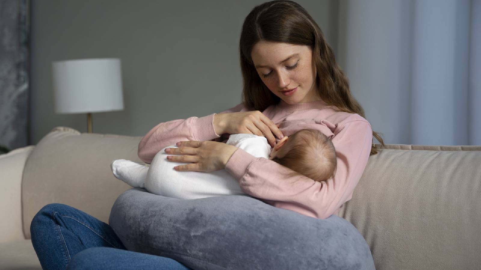 Breastfeeding and postpartum depression: Benefits and tips