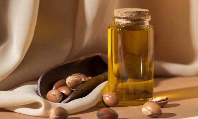 Argan oil for skin: Benefits and How to use it effectively