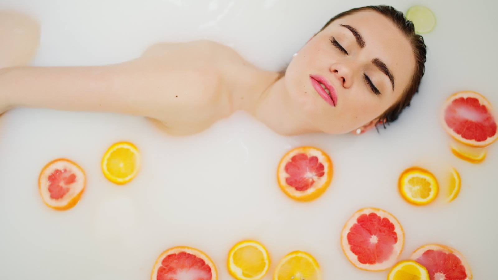 Milk bath for skin: Benefits, Side Effects and How to do it