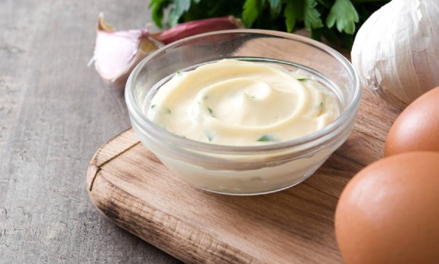 Is mayonnaise with raw eggs safe?